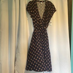 Old Navy Wrap dress in Navy Floral size XL